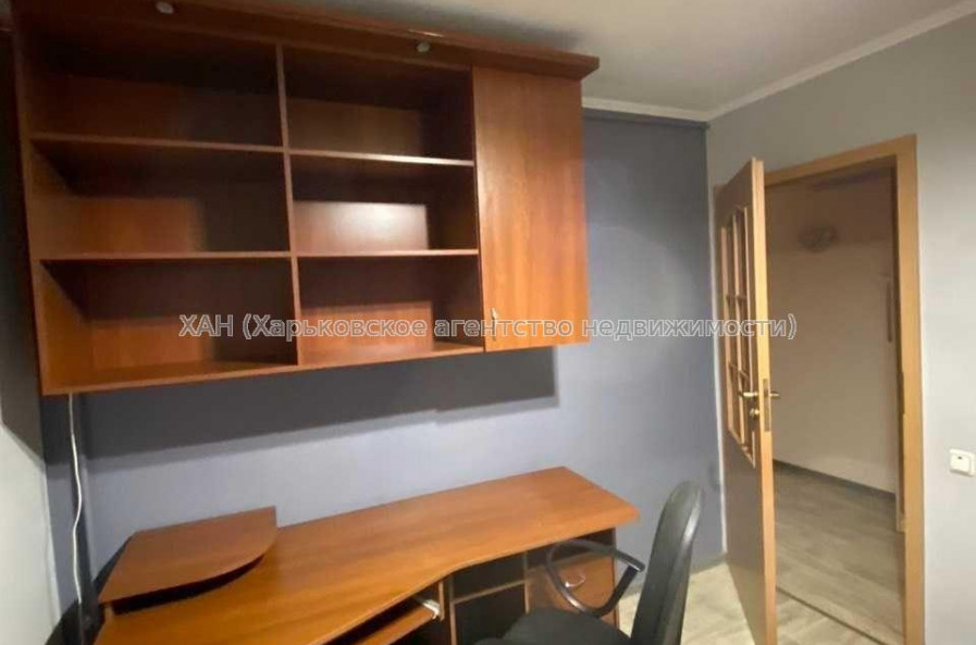 Продам квартиру, Алексеевская ул. , 4 кім., 100 м², евроремонт 