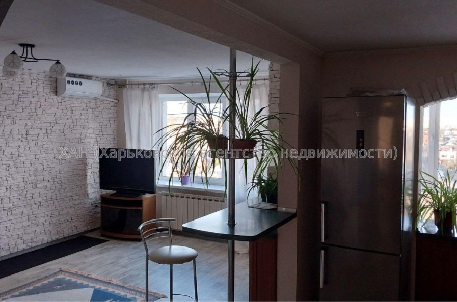 Продам квартиру, Алексеевская ул. , 4 кім., 100 м², евроремонт 