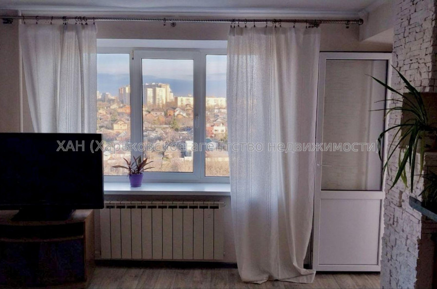 Продам квартиру, Алексеевская ул. , 4 кім., 100 м², евроремонт 