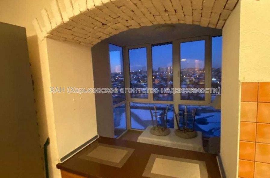 Продам квартиру, Алексеевская ул. , 4 кім., 100 м², евроремонт 