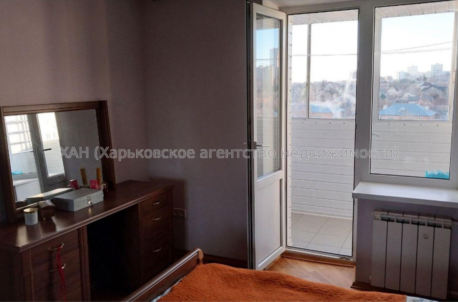 Продам квартиру, Алексеевская ул. , 4 кім., 100 м², евроремонт 