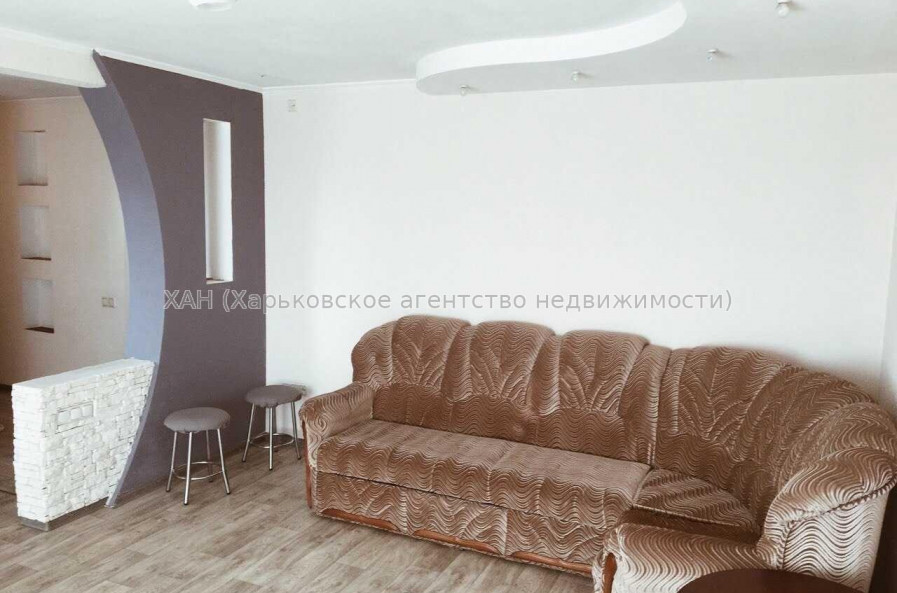 Продам квартиру, Алексеевская ул. , 4 кім., 100 м², евроремонт 