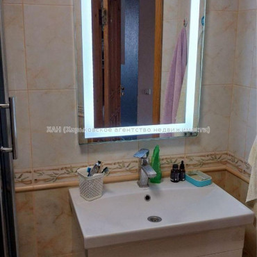 Продам квартиру, Алексеевская ул. , 4 кім., 100 м², евроремонт 