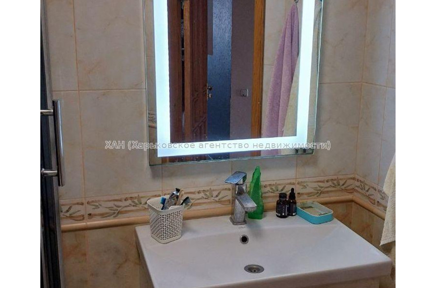 Продам квартиру, Алексеевская ул. , 4 кім., 100 м², евроремонт 