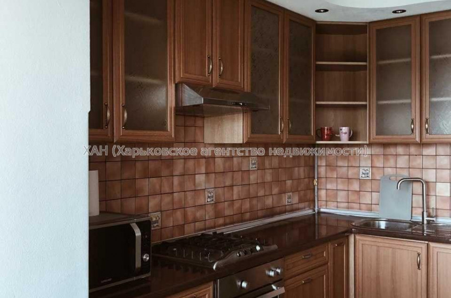 Продам квартиру, Алексеевская ул. , 4 кім., 100 м², евроремонт 