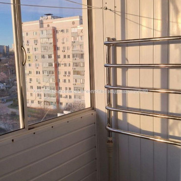 Продам квартиру, Алексеевская ул. , 4 кім., 100 м², евроремонт 