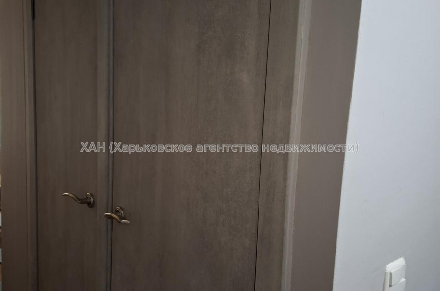 Продам квартиру, Леся Сердюка ул. , 1 кім., 33 м², частичный ремонт 
