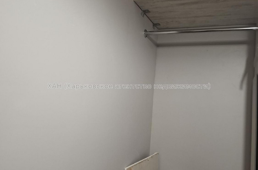 Продам квартиру, Леся Сердюка ул. , 1  ком., 33 м², частичный ремонт 