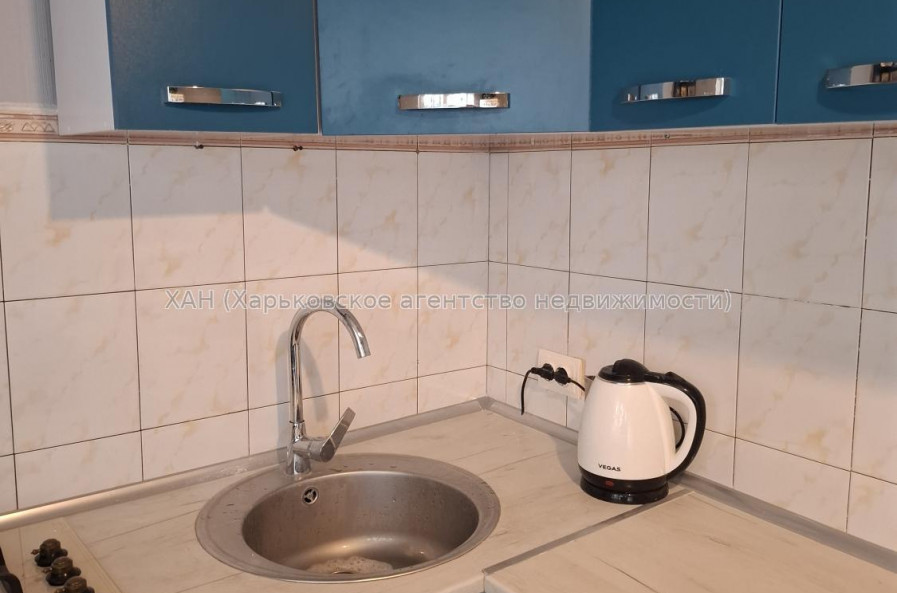 Продам квартиру, Леся Сердюка ул. , 1  ком., 33 м², частичный ремонт 