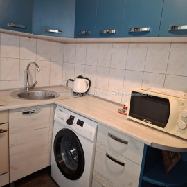Продам квартиру, Леся Сердюка ул. , 1  ком., 33 м², частичный ремонт