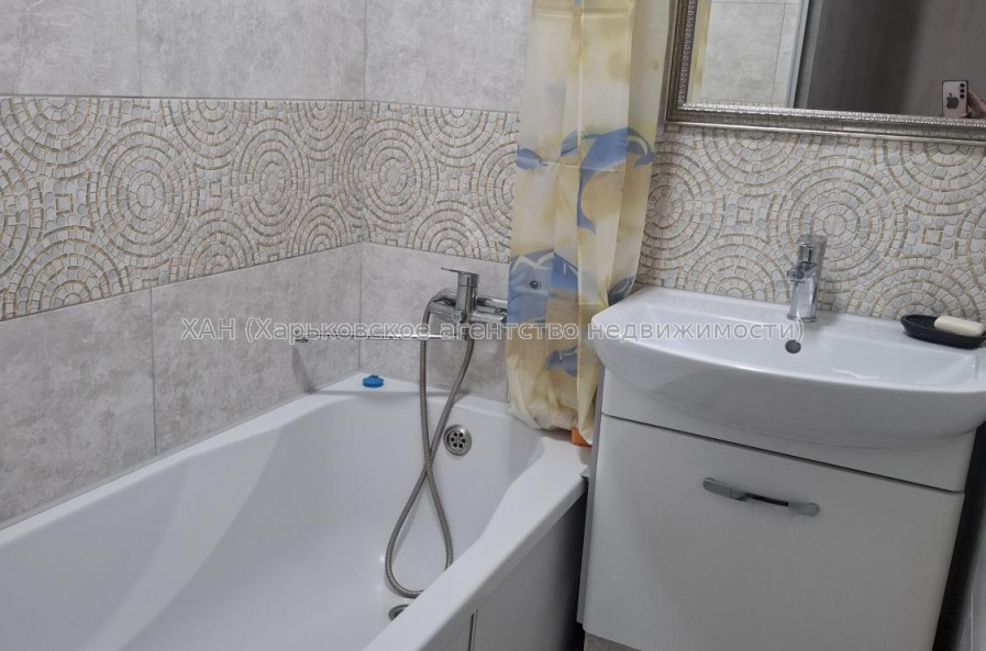 Продам квартиру, Леся Сердюка ул. , 1  ком., 33 м², частичный ремонт 