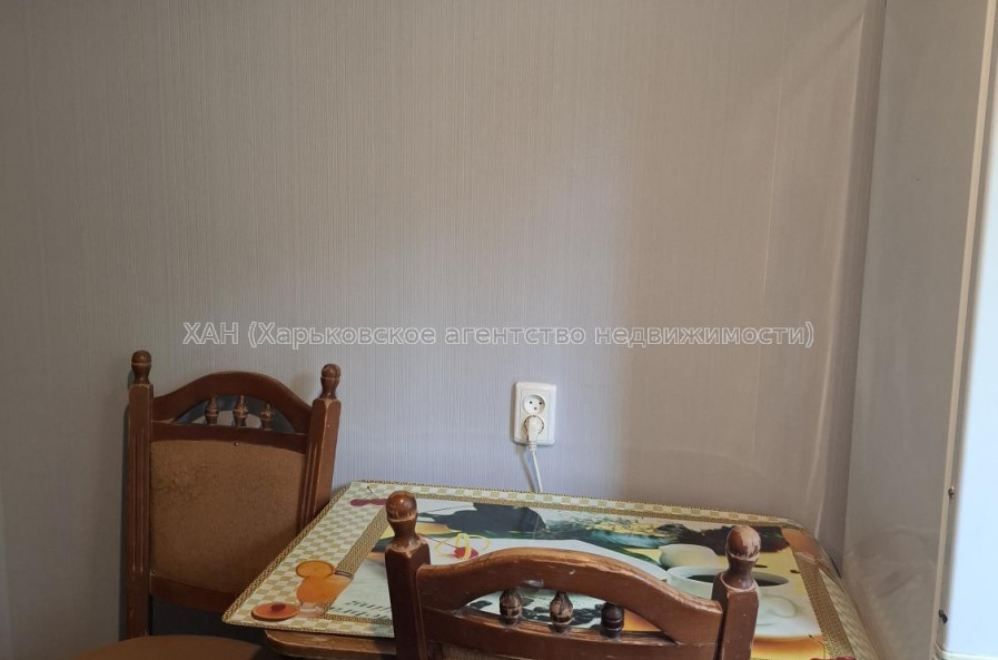 Продам квартиру, Леся Сердюка ул. , 1 кім., 33 м², частичный ремонт 