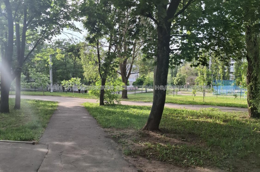 Продам квартиру, Леся Сердюка ул. , 1  ком., 33 м², частичный ремонт 
