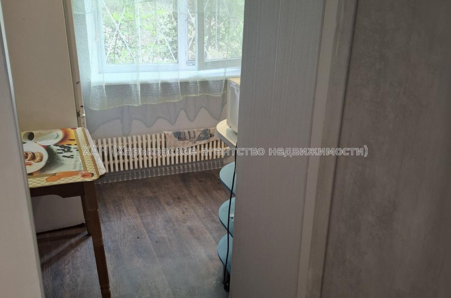 Продам квартиру, Леся Сердюка ул. , 1  ком., 33 м², частичный ремонт 