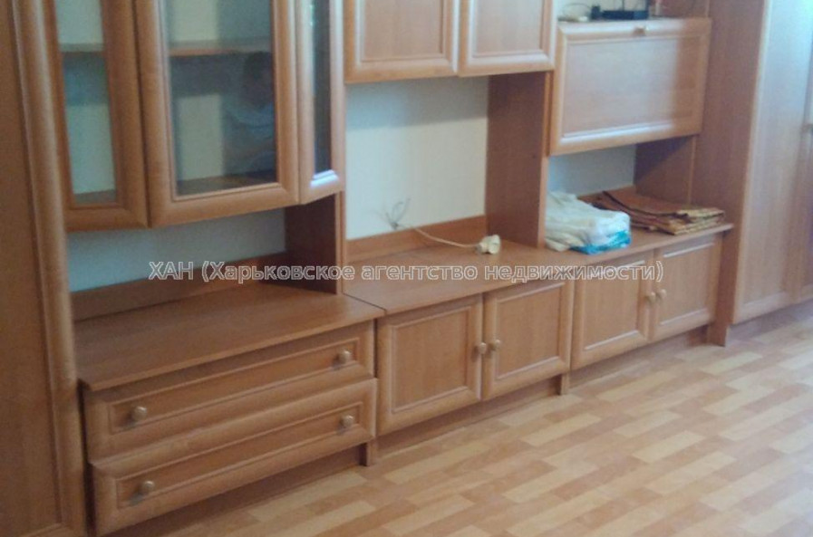 Продам квартиру, Владислава Зубенко ул. , 1 кім., 33.10 м², косметический ремонт 