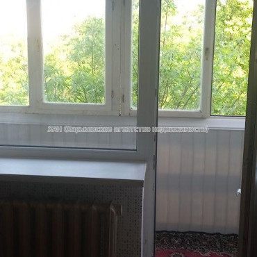 Продам квартиру, Космонавтов ул. , 1  ком., 30.50 м², косметический ремонт 