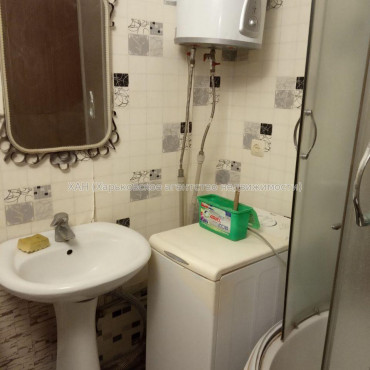 Продам квартиру, Космонавтов ул. , 1  ком., 30.50 м², косметический ремонт 