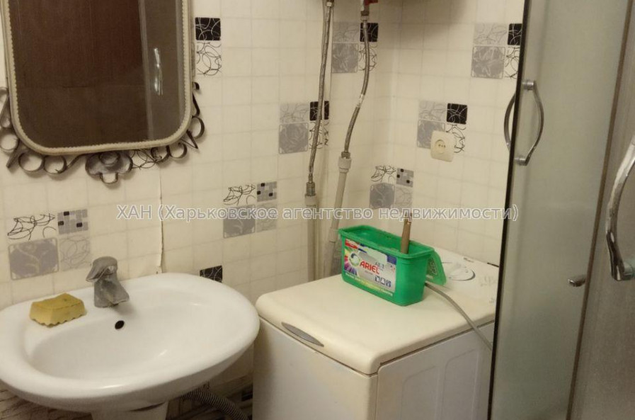 Продам квартиру, Космонавтов ул. , 1  ком., 30.50 м², косметический ремонт 