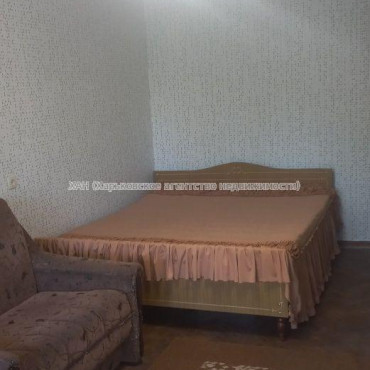 Продам квартиру, Космонавтов ул. , 1  ком., 30.50 м², косметический ремонт 