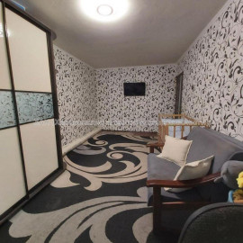 Продам квартиру, Тракторостроителей просп. , 1 кім., 31 м², косметический ремонт