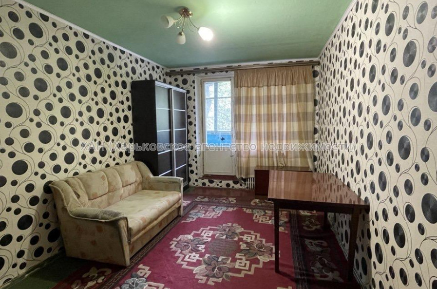 Продам квартиру, Валентиновская ул. , 1 кім., 32.90 м², советский ремонт 