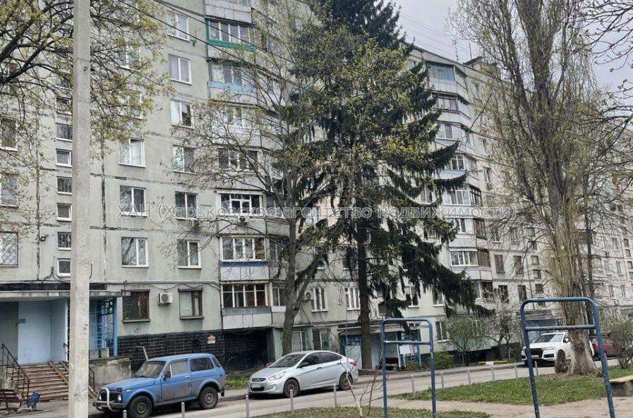 Продам квартиру, Валентиновская ул. , 1 кім., 32.90 м², советский ремонт 