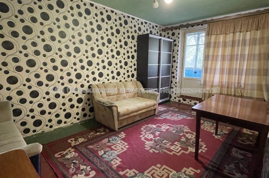 Продам квартиру, Валентиновская ул. , 1 кім., 32.90 м², советский ремонт 
