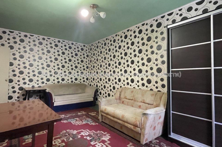 Продам квартиру, Валентиновская ул. , 1 кім., 32.90 м², советский ремонт 