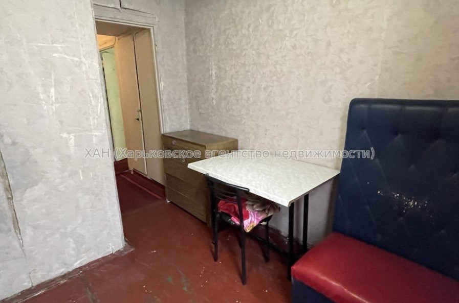 Продам квартиру, Валентиновская ул. , 1 кім., 32.90 м², советский ремонт 