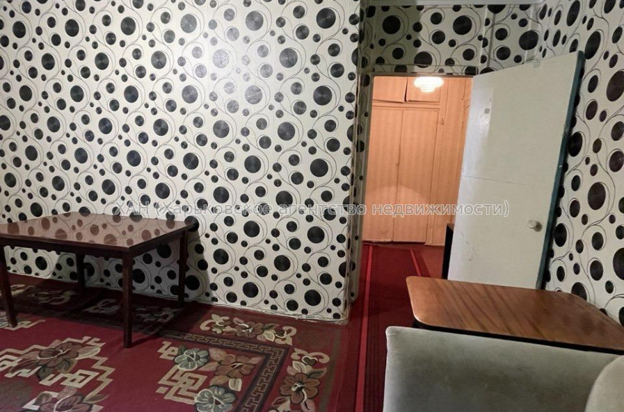 Продам квартиру, Валентиновская ул. , 1 кім., 32.90 м², советский ремонт 