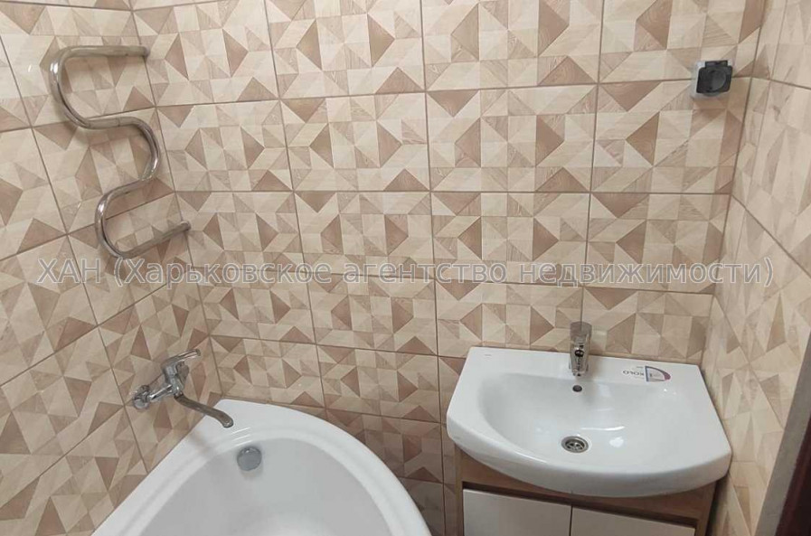 Продам квартиру, Непокоренных ул. , 4  ком., 82.50 м², капитальный ремонт 
