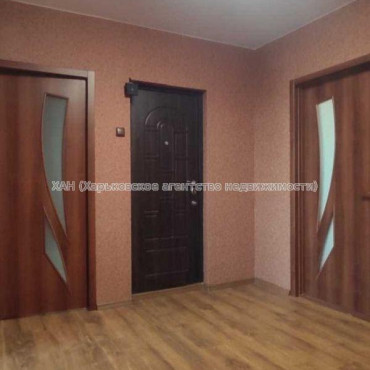 Продам квартиру, Непокоренных ул. , 4 кім., 82.50 м², капитальный ремонт 