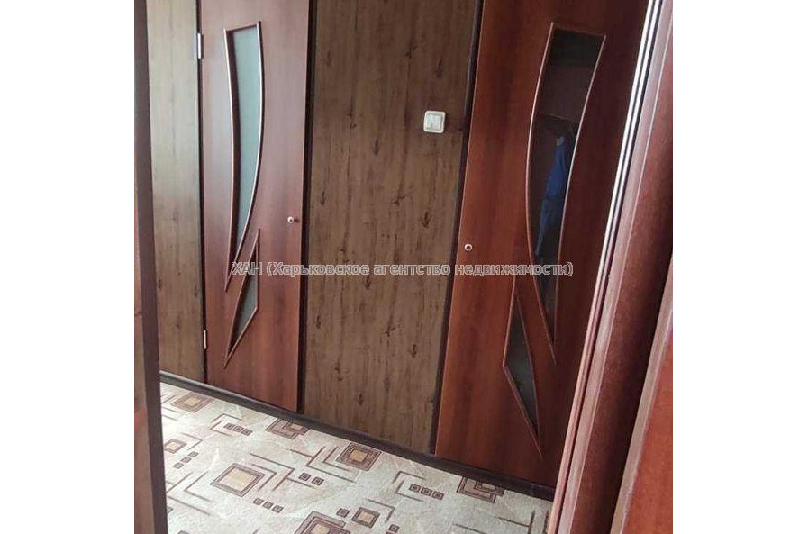 Продам квартиру, Непокоренных ул. , 4  ком., 82.50 м², капитальный ремонт 
