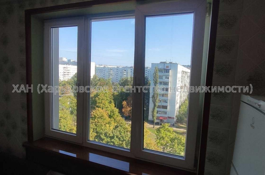 Продам квартиру, Непокоренных ул. , 4  ком., 82.50 м², капитальный ремонт 