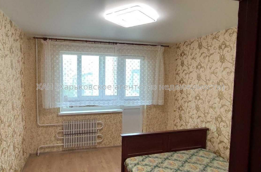 Продам квартиру, Непокоренных ул. , 4  ком., 82.50 м², капитальный ремонт 