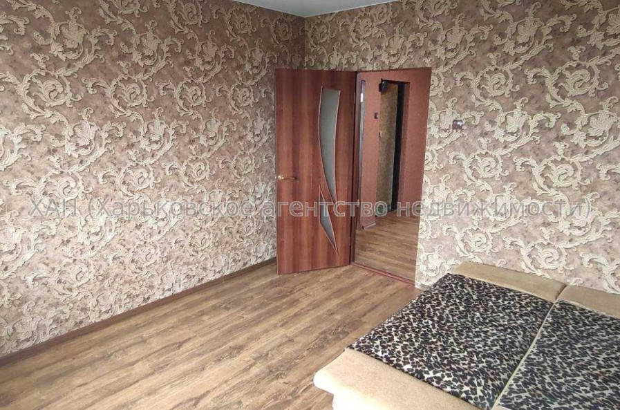 Продам квартиру, Непокоренных ул. , 4  ком., 82.50 м², капитальный ремонт 