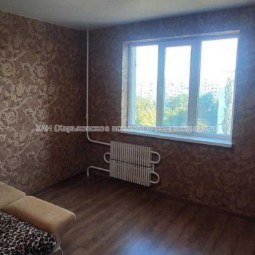 Продам квартиру, Непокоренных ул. , 4 кім., 82.50 м², капитальный ремонт 