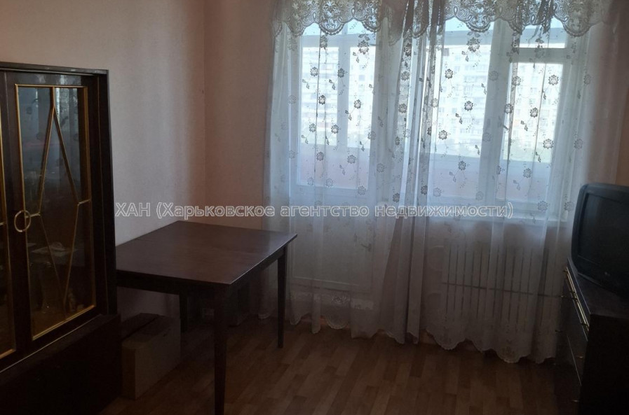 Продам квартиру, Тракторостроителей просп. , 1  ком., 32.50 м², советский ремонт 
