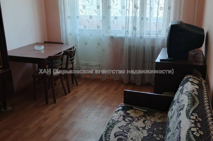 Продам квартиру, Тракторостроителей просп. , 1 кім., 32.50 м², советский ремонт 