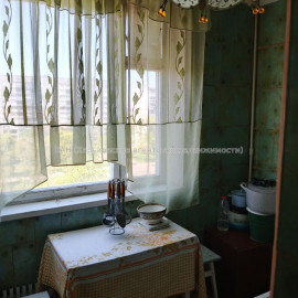 Продам квартиру, Тракторостроителей просп. , 1  ком., 32.50 м², советский ремонт