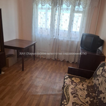 Продам квартиру, Тракторостроителей просп. , 1  ком., 32.50 м², советский ремонт 