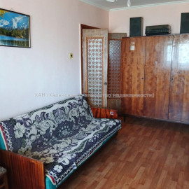 Продам квартиру, Тракторостроителей просп. , 1 кім., 32.50 м², советский ремонт