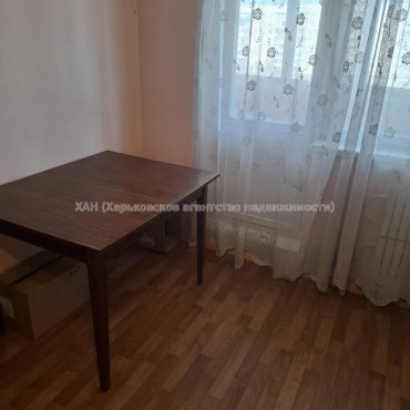 Продам квартиру, Тракторостроителей просп. , 1  ком., 32.50 м², советский ремонт 