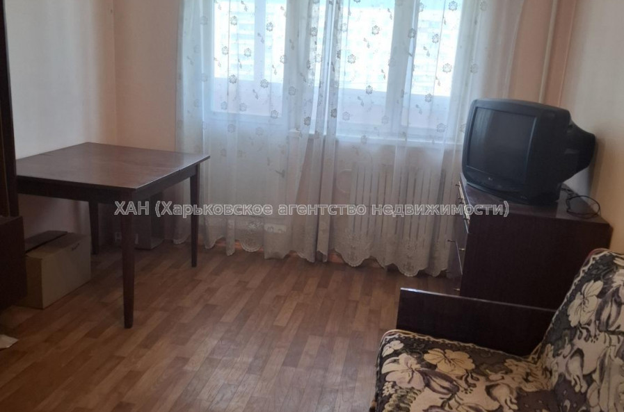 Продам квартиру, Тракторостроителей просп. , 1  ком., 32.50 м², советский ремонт 