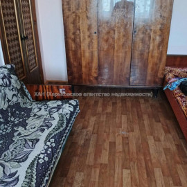 Продам квартиру, Тракторостроителей просп. , 1 кім., 32.50 м², советский ремонт