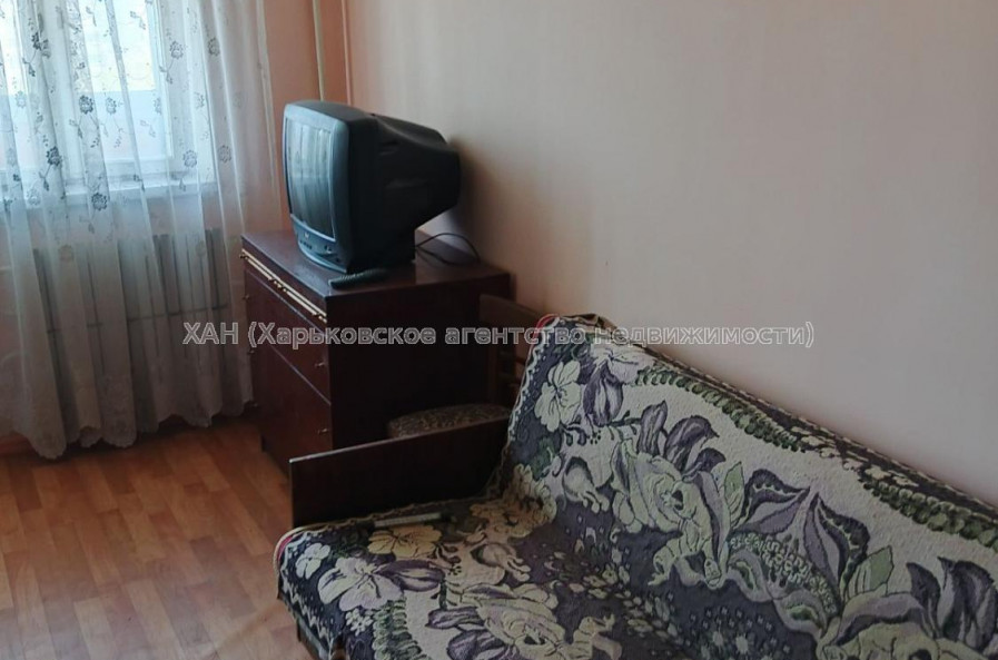 Продам квартиру, Тракторостроителей просп. , 1 кім., 32.50 м², советский ремонт 