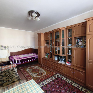 Продам квартиру, Большая Кольцевая ул. , 1 кім., 32.30 м², косметический ремонт 