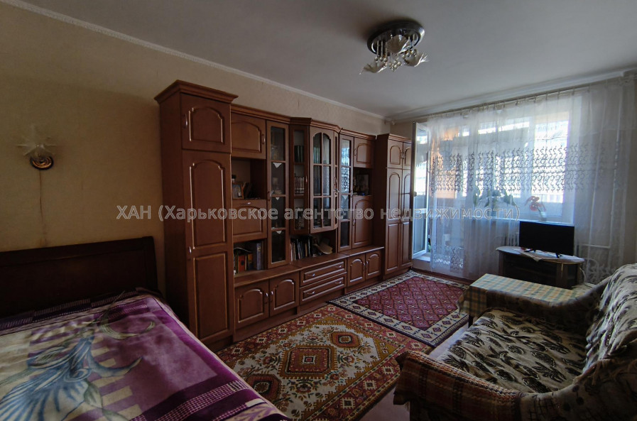 Продам квартиру, Большая Кольцевая ул. , 1 кім., 32.30 м², косметический ремонт 