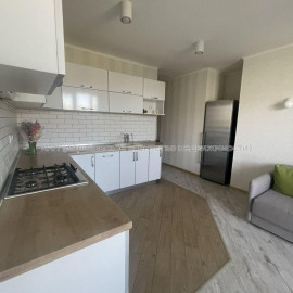 Продам квартиру, Победы просп. , 2  ком., 63 м², евроремонт