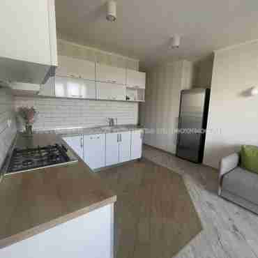 Продам квартиру, Победы просп. , 2  ком., 63 м², евроремонт 